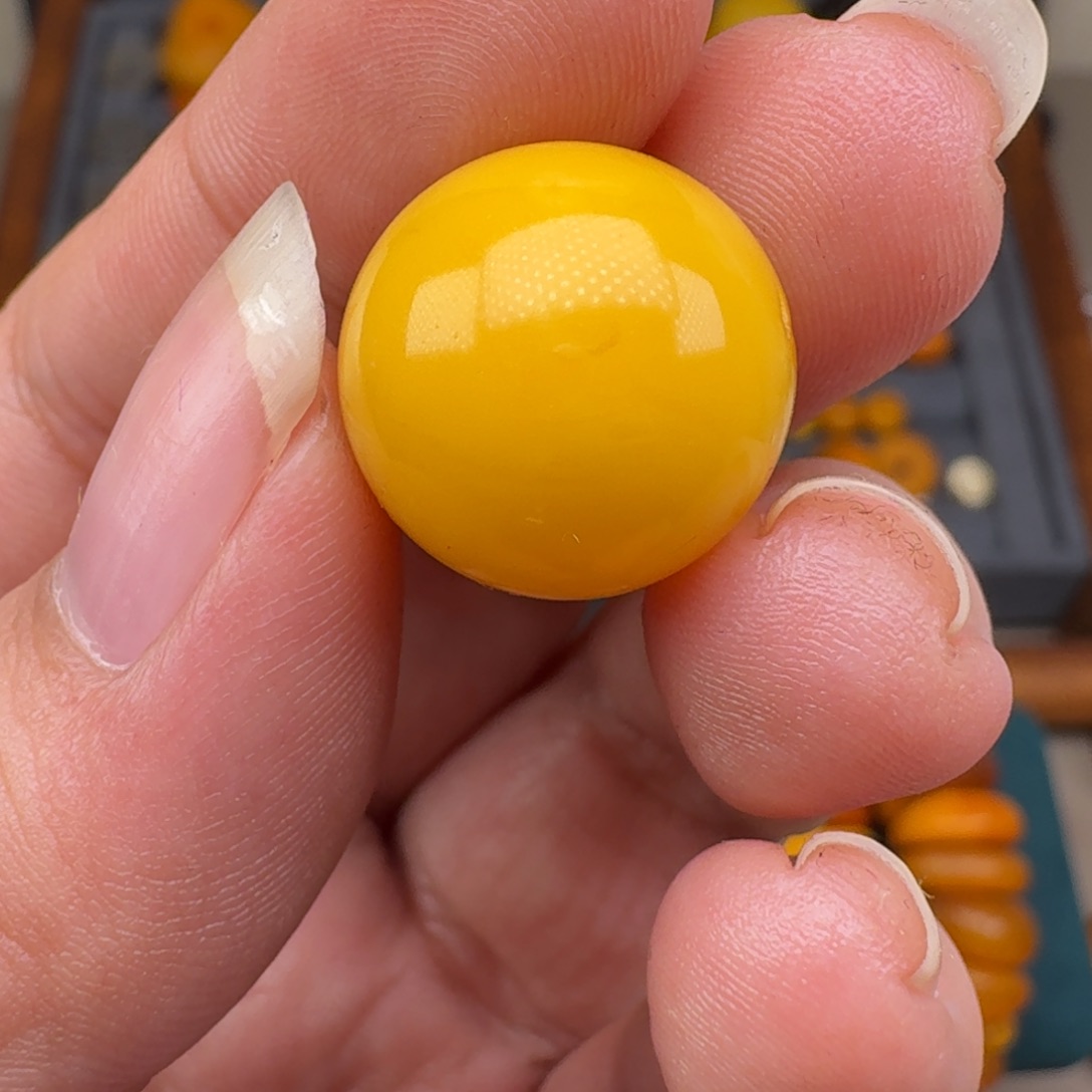 蜜蜡裸石未镶嵌直径16大圆珠