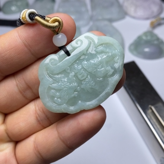 翡翠未镶嵌颈饰翡翠