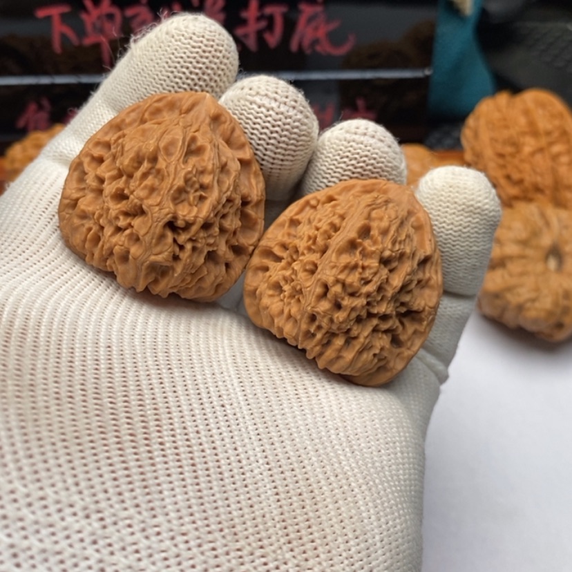 【闪购商品】文玩核桃把件v*128南疆