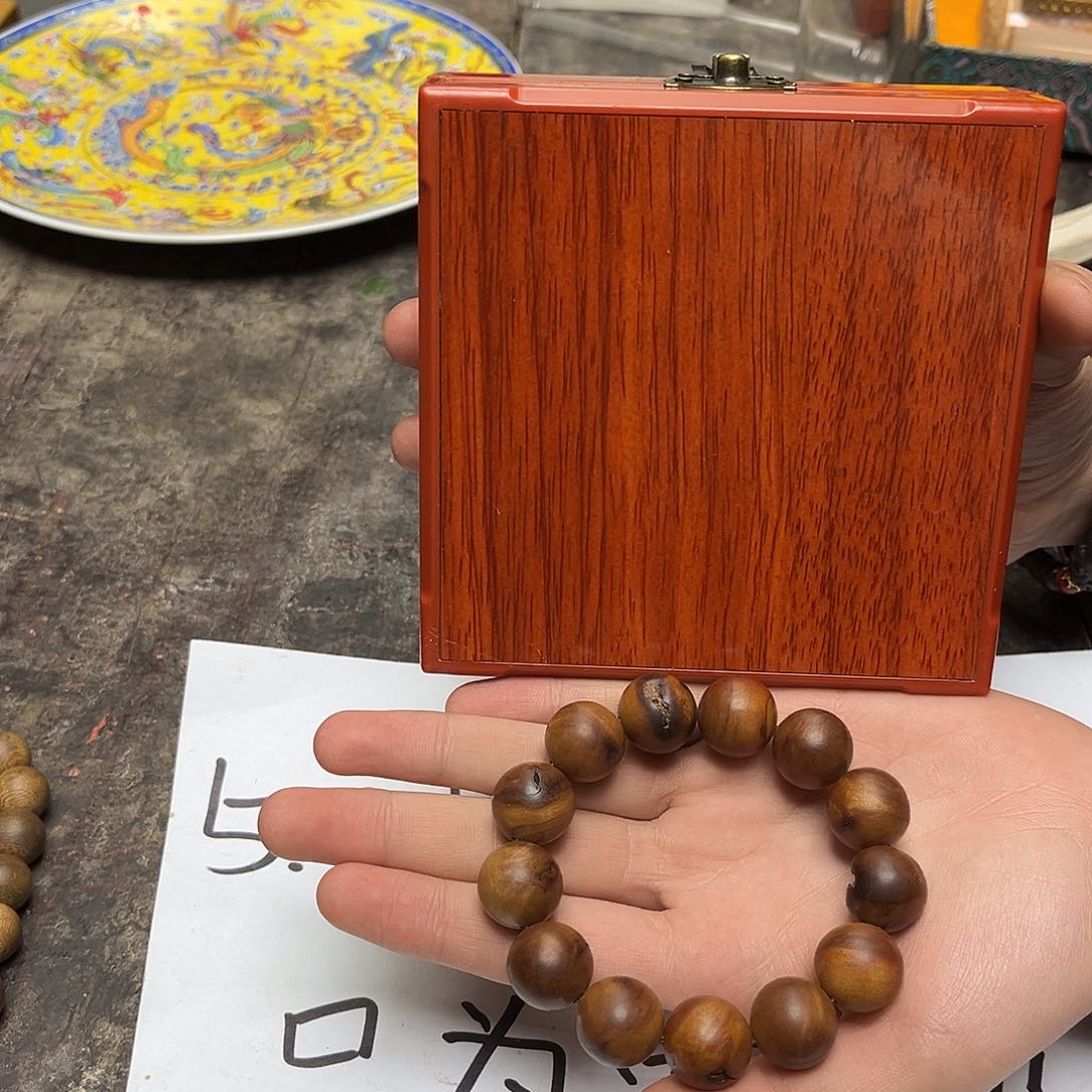 大叶紫檀（黑酸枝木类）