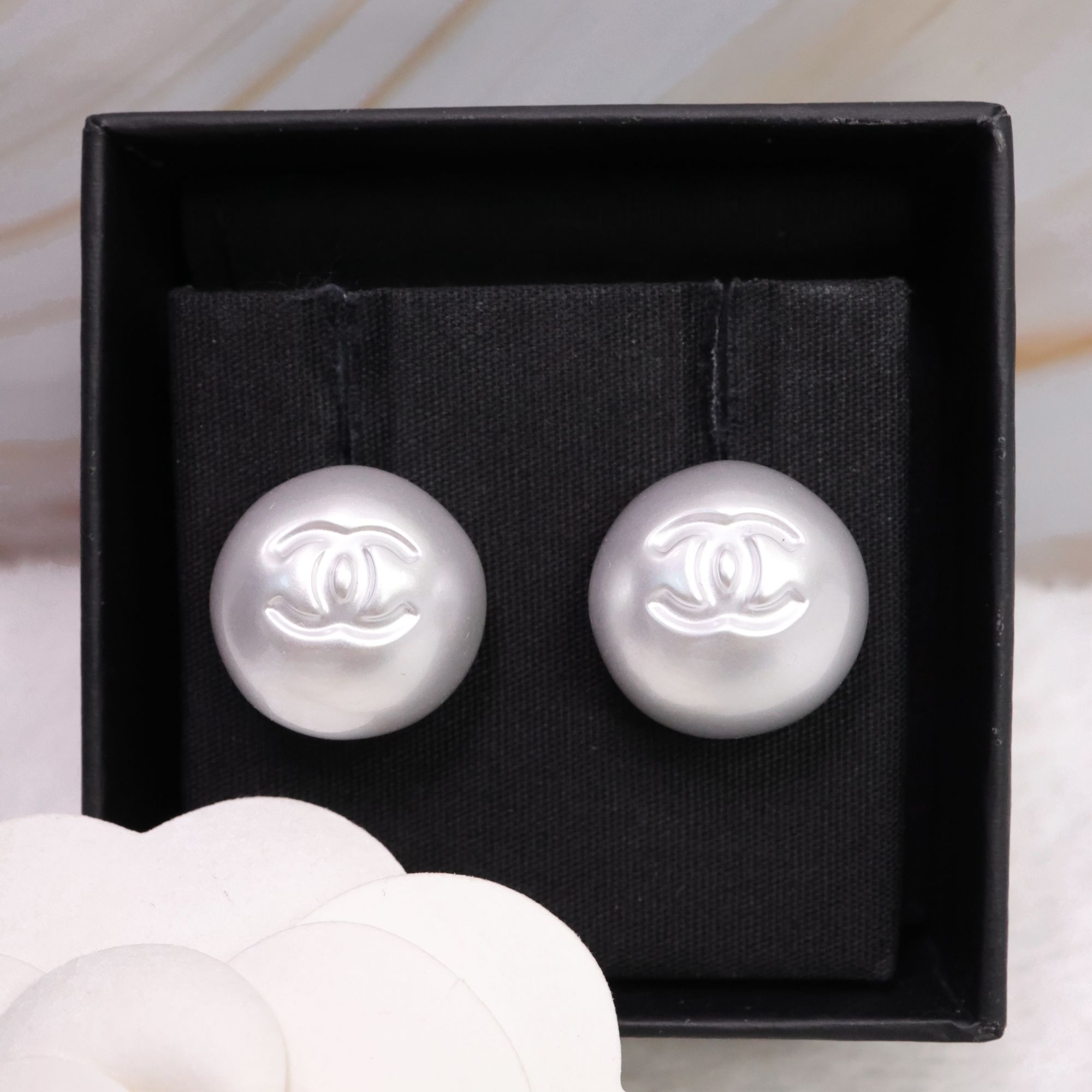 未使用 Chanel/香奈儿 25新款白色亚克力中号圆球耳钉耳饰06282