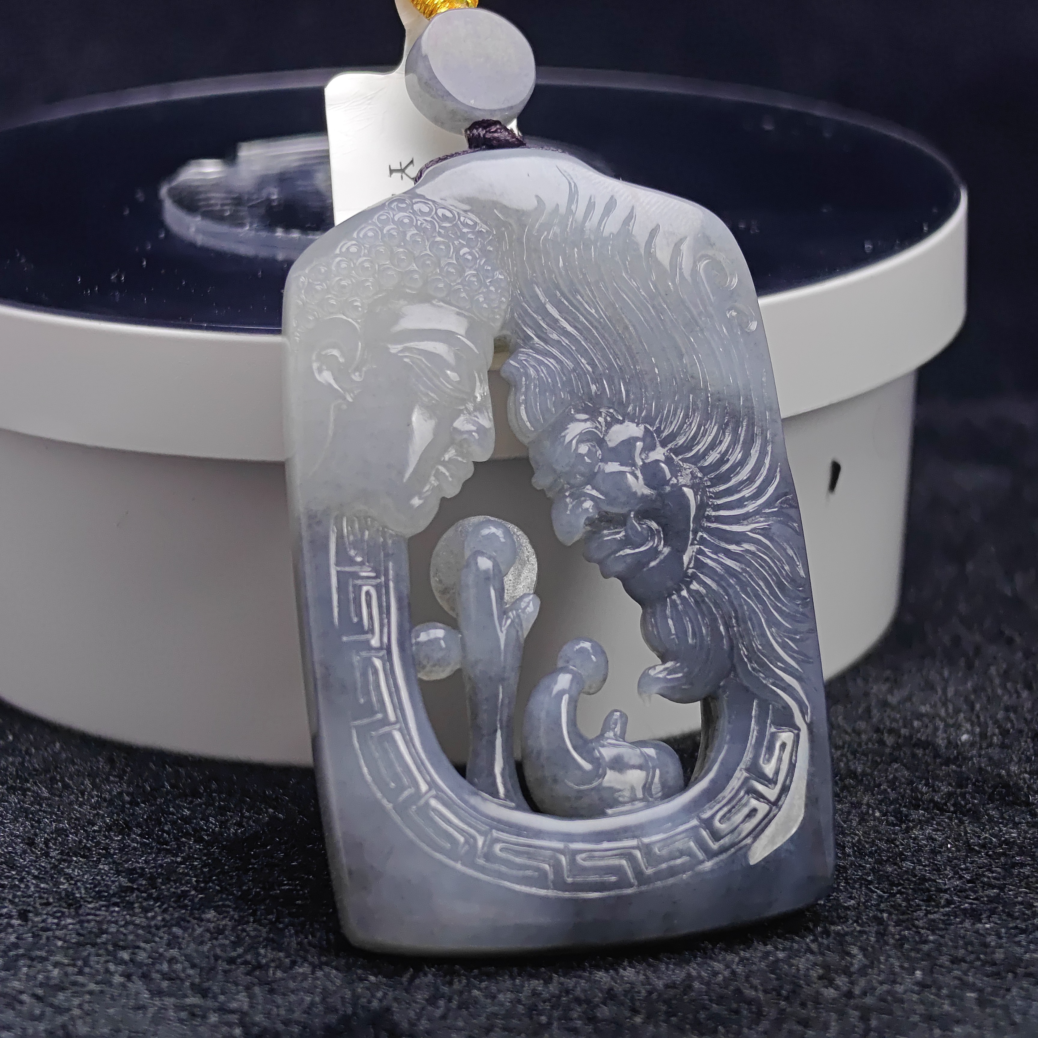 和田玉青花镂空挂件D016