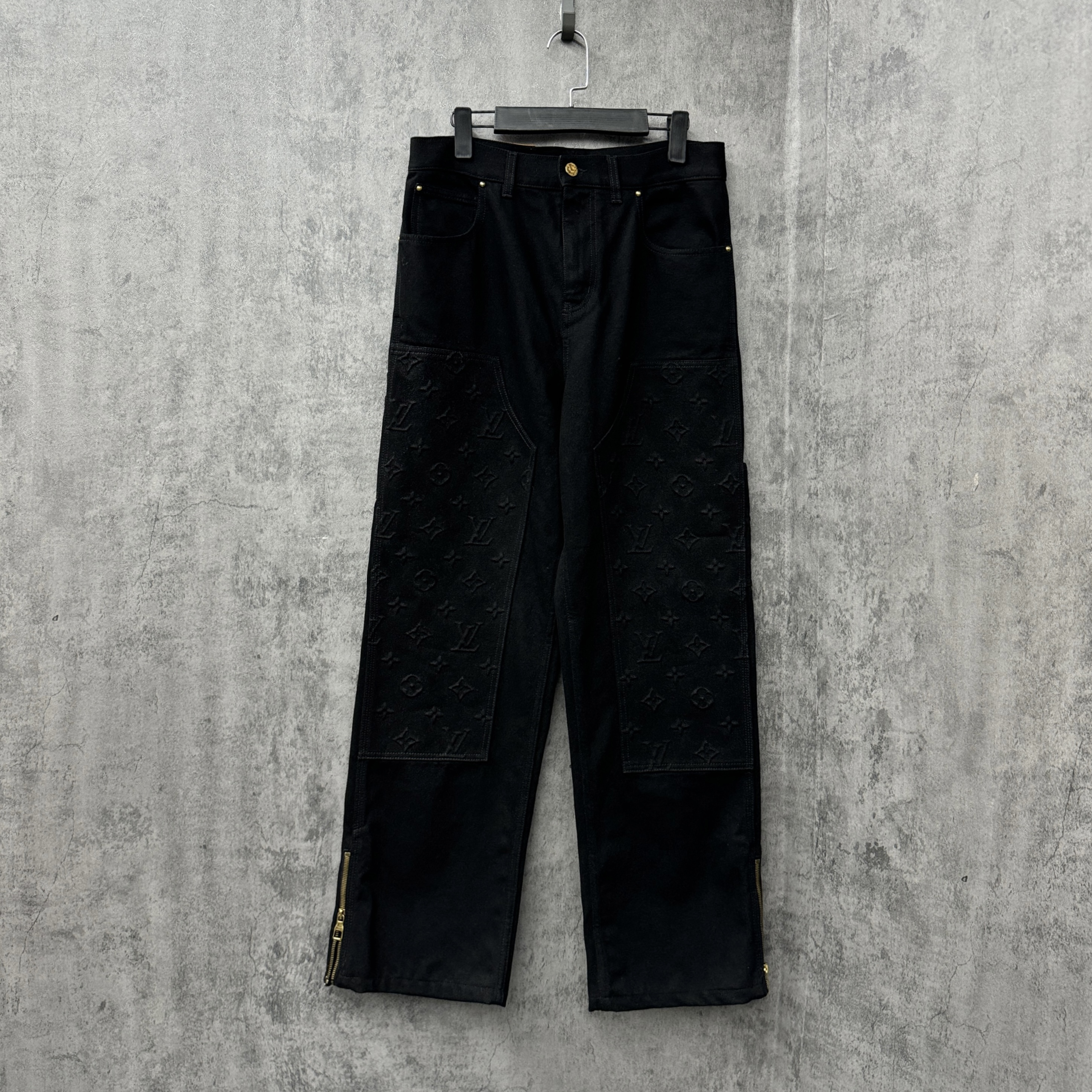 未使用 LouisVuitton/路易威登 Lv浮雕Logo伐木牛仔裤/WK481/30码