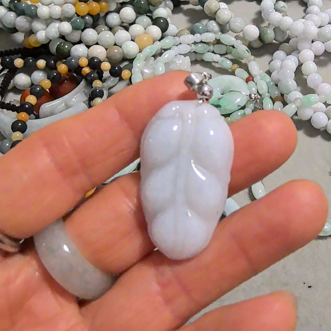 翡翠颈饰未镶嵌吊坠