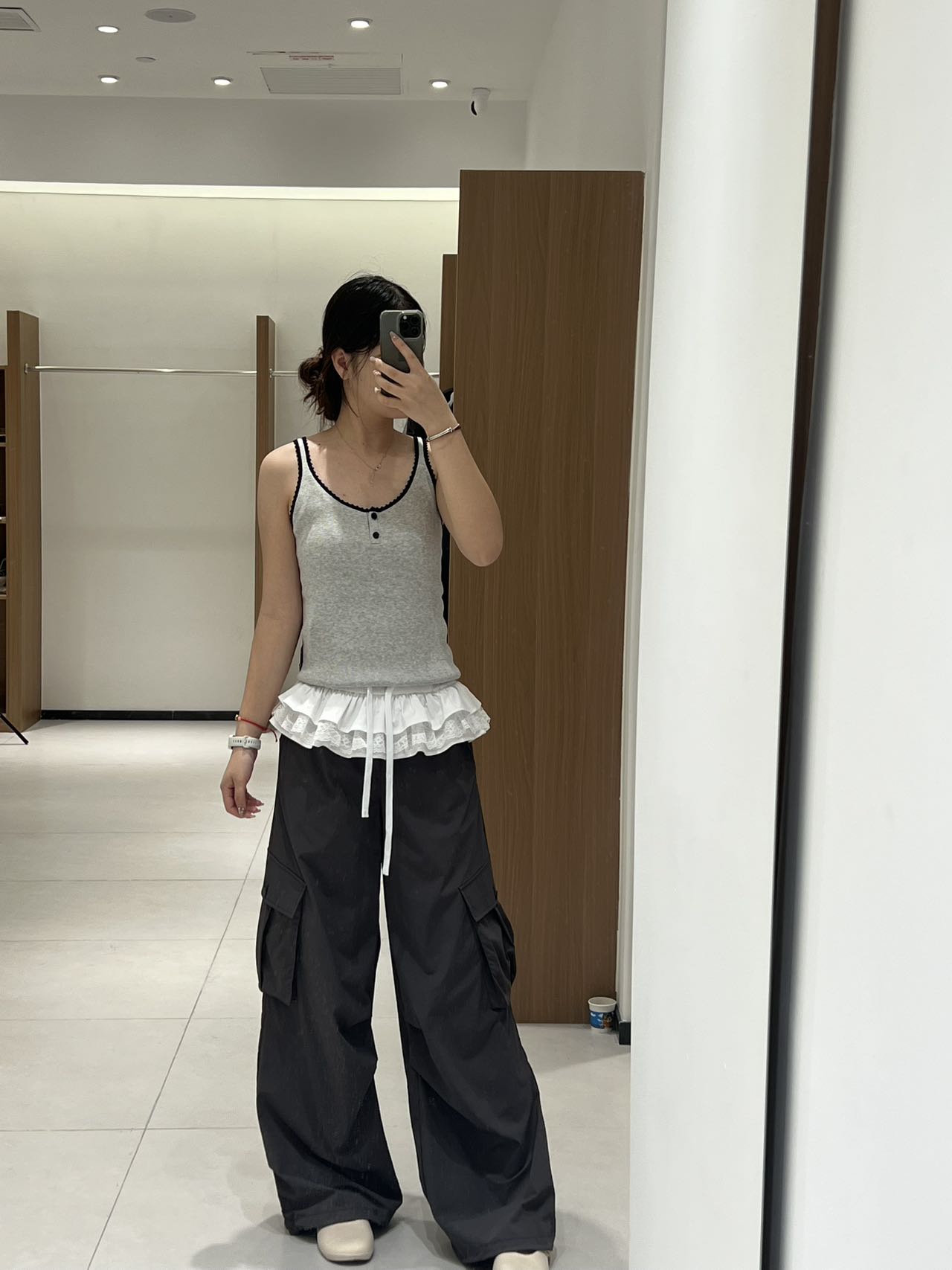 YANAG蕾丝百褶腰头运动工装降落伞裤阔腿裤宽松夏季