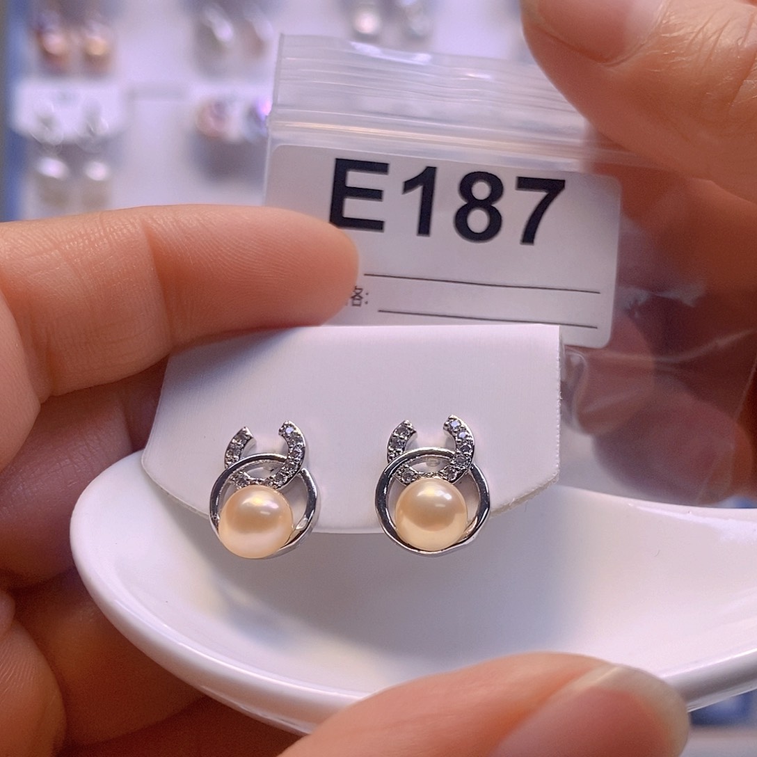 淡水珍珠耳饰未镶嵌