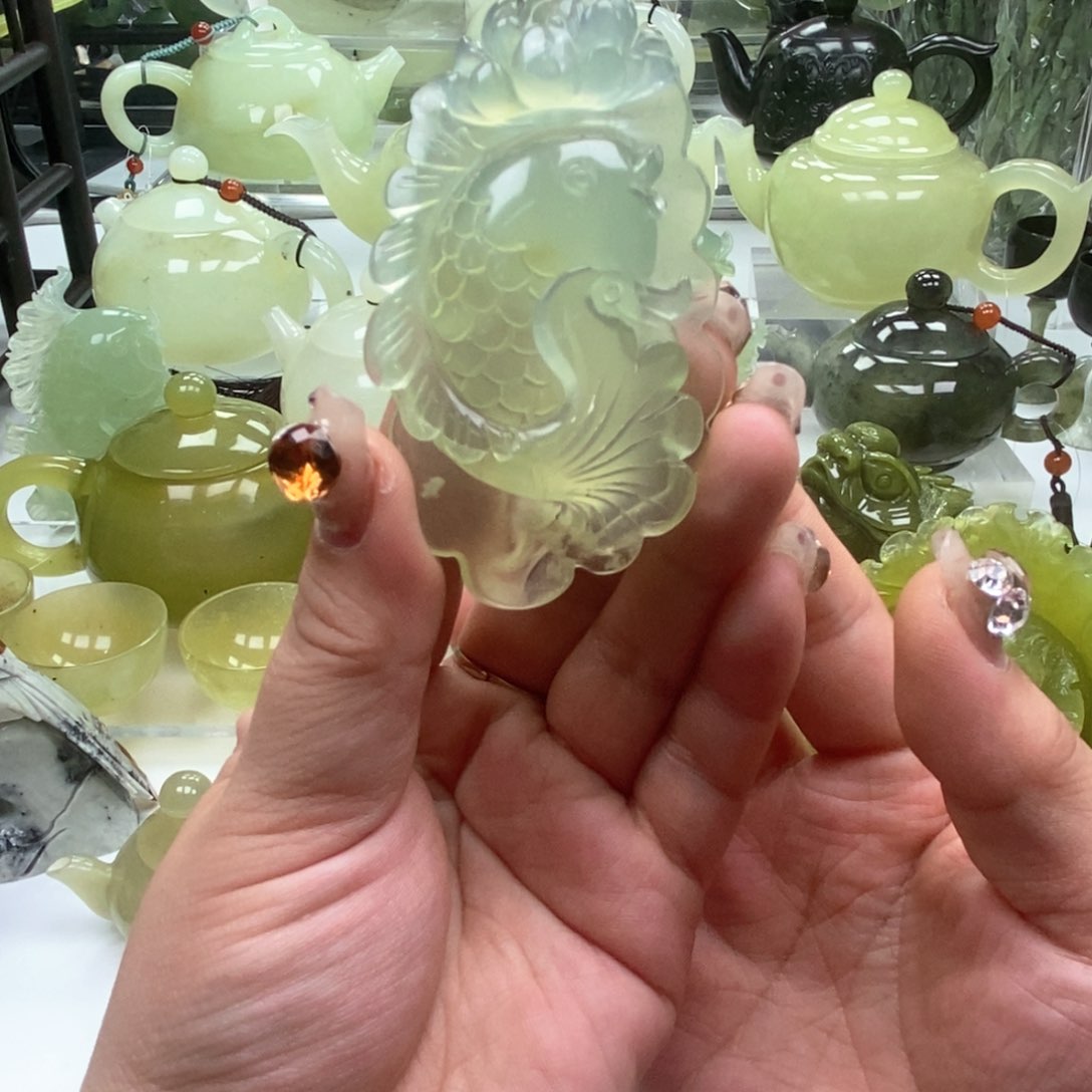 蛇纹石玉挂件未镶嵌