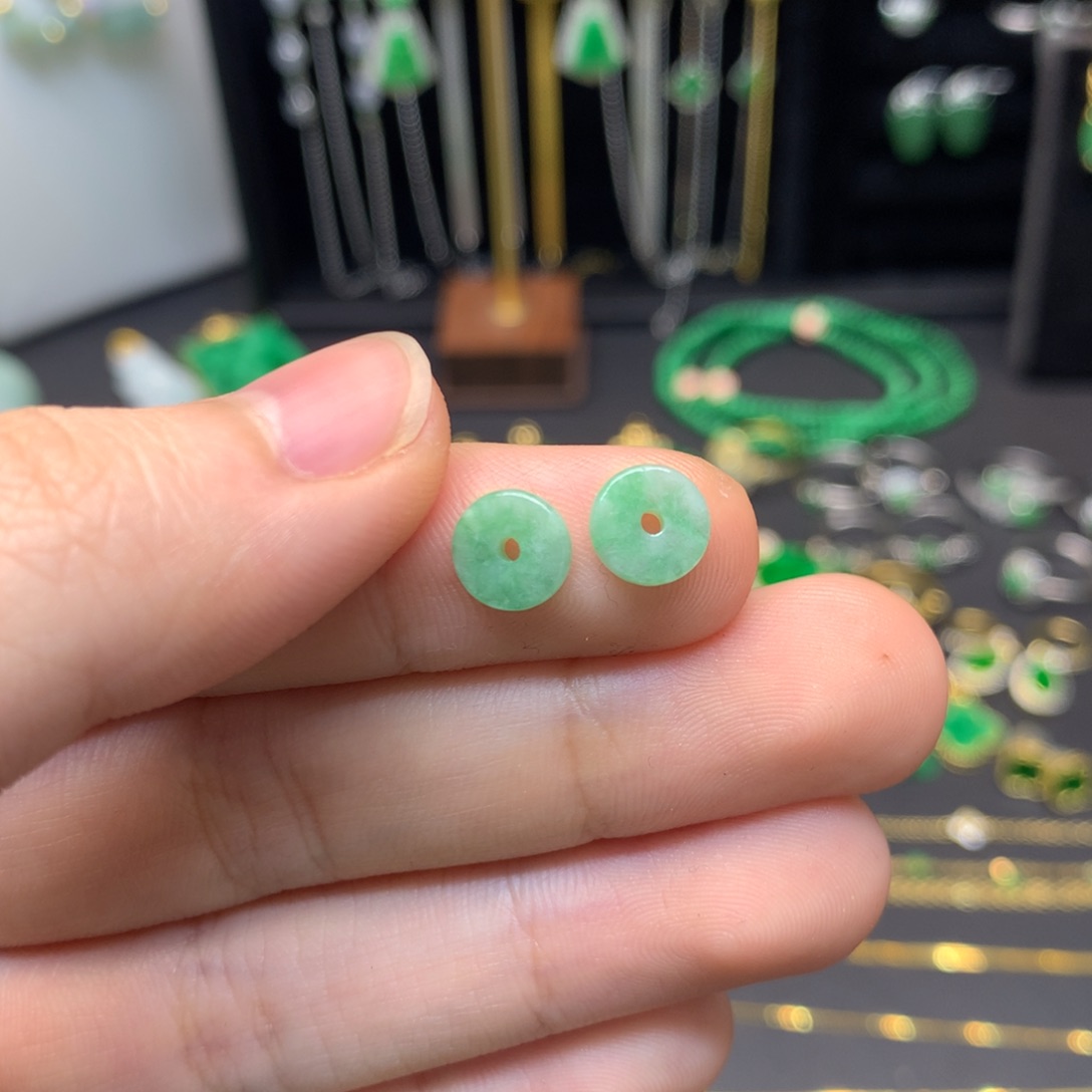 翡翠未镶嵌吊坠(不含链)有纹裂