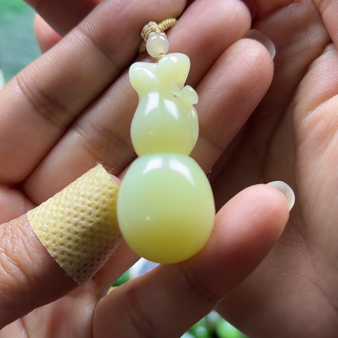 和田玉吊坠未镶嵌