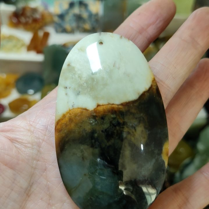 岫玉未镶嵌挂坠款式