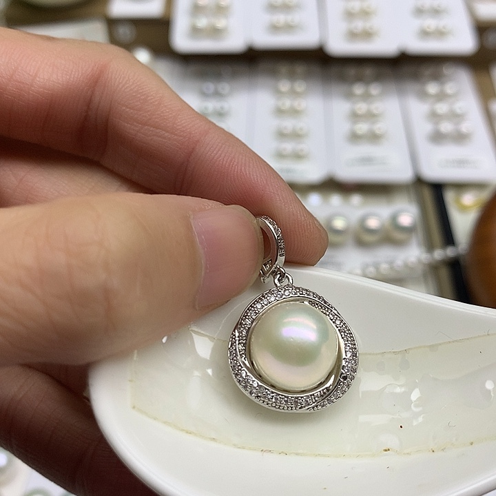 淡水珍珠银S800镀金镶嵌吊坠