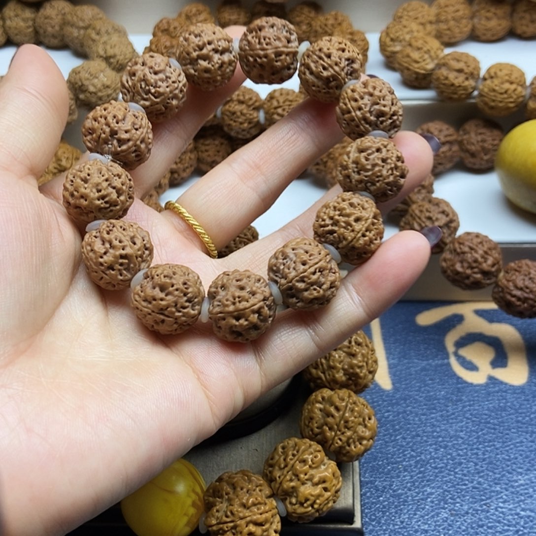 吊坠金刚菩提蜂王梅花