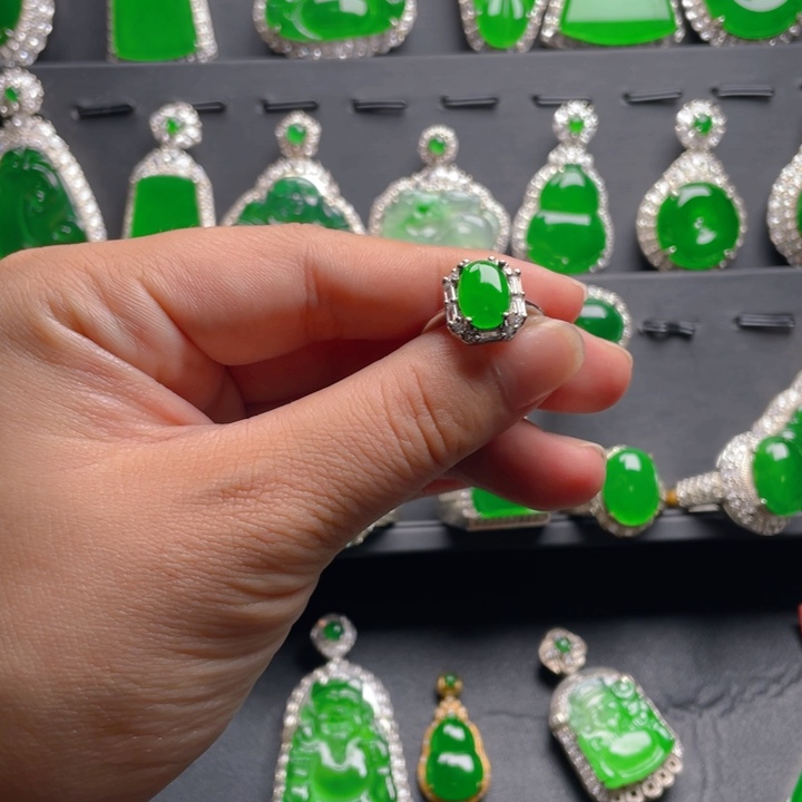 翡翠戒指未镶嵌翡翠戒指