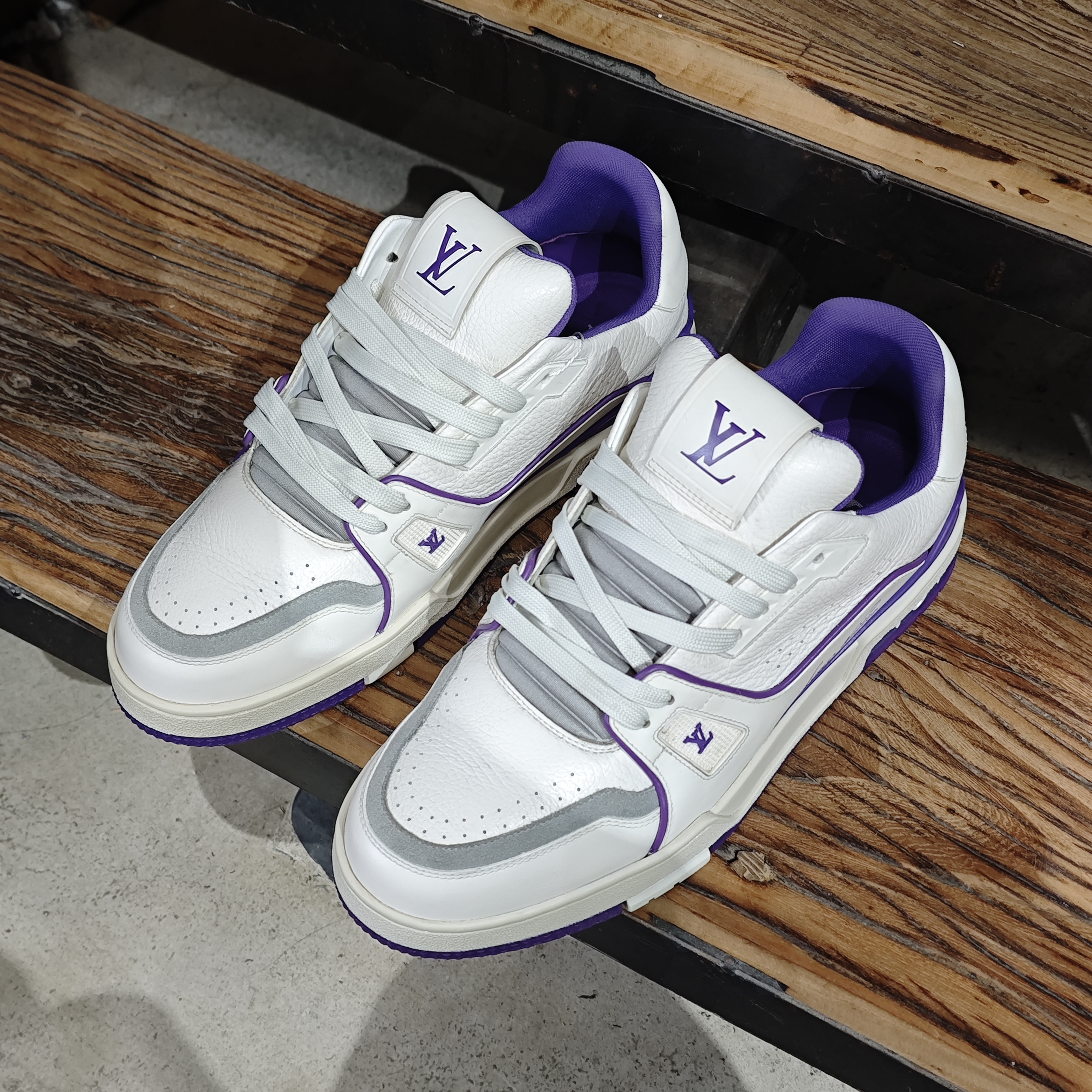 未使用 LouisVuitton/路易威登 漏价款！经典白紫水泥trainer