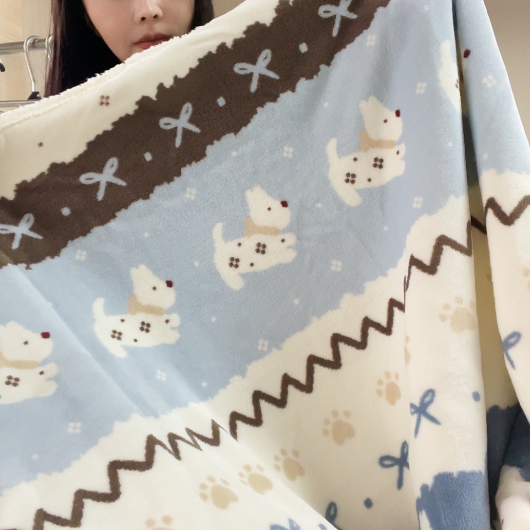 玥****牛奶绒牛奶绒蓝色雪花狗200.230毯子