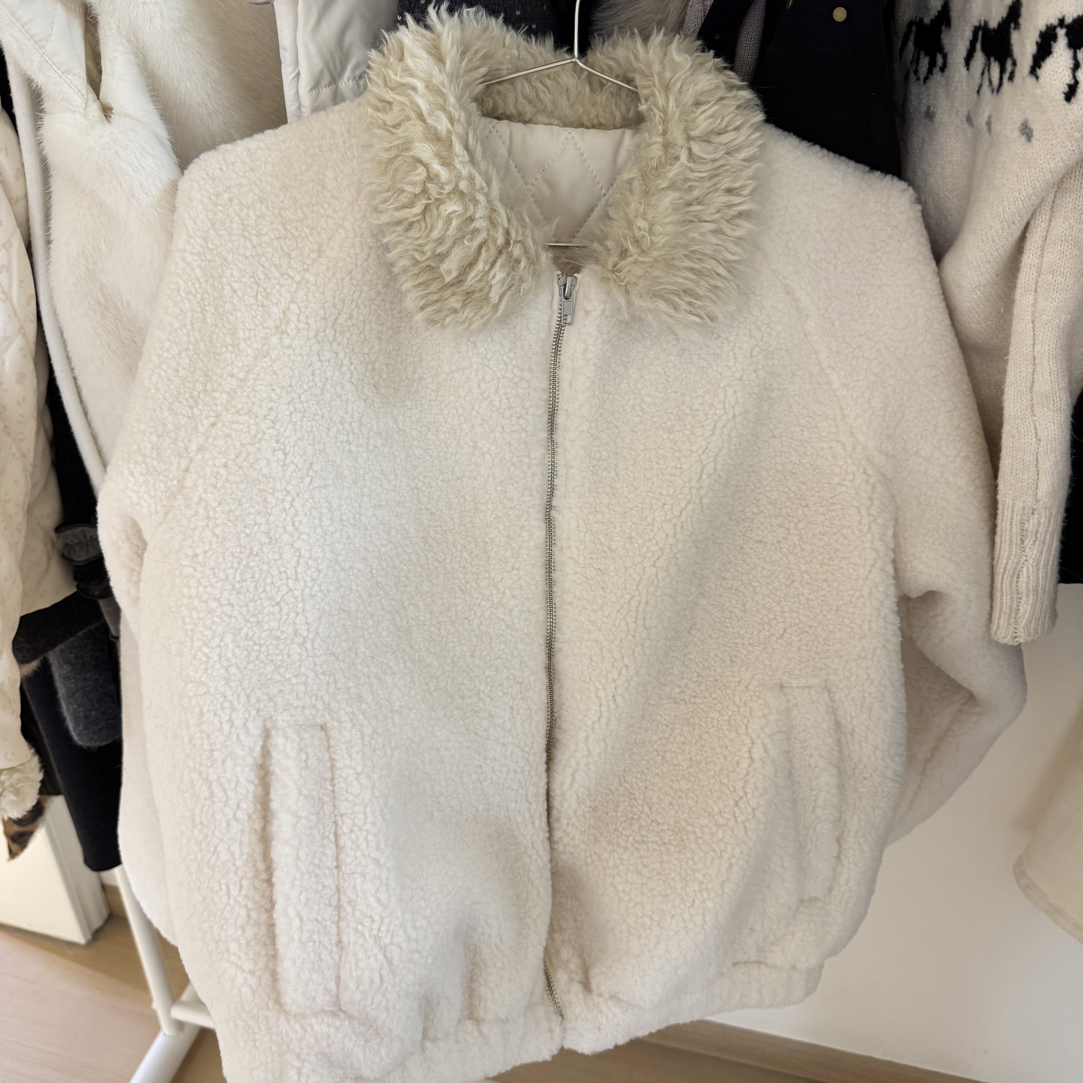 韩系温柔风羊羔毛短款保暖外套