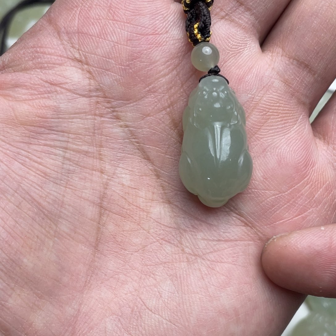 颈饰未镶嵌和田玉幸**生