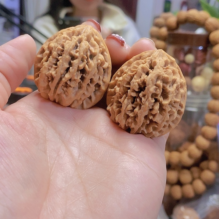 【闪购商品】文玩核桃把件37状元冠修