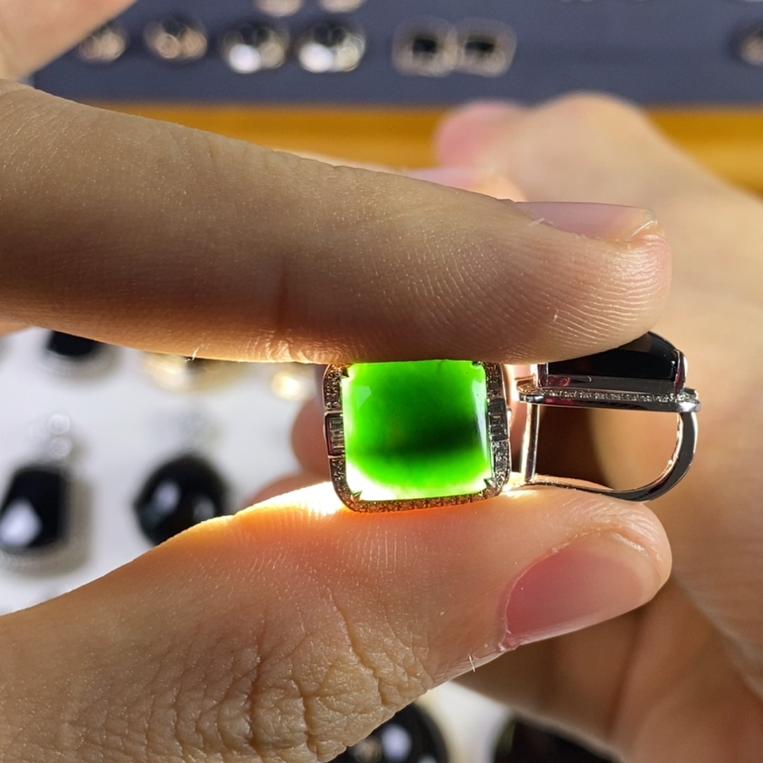 翡翠18K金镶嵌发饰