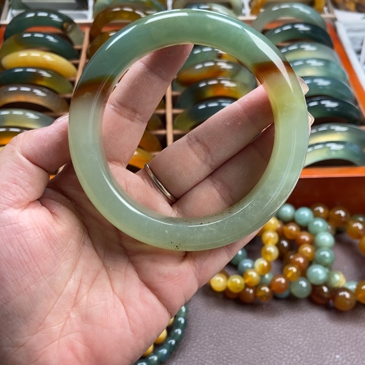 塞***.蛇纹石玉未镶嵌戒指手镯手串