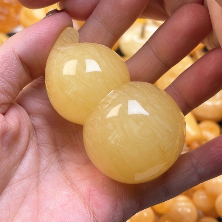 蜜蜡裸石未镶嵌蜜蜡葫芦重57.8克