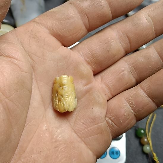 和田玉未镶嵌车挂