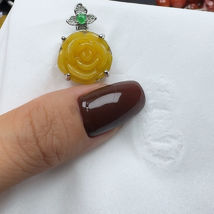 翡翠未镶嵌颈饰翡翠