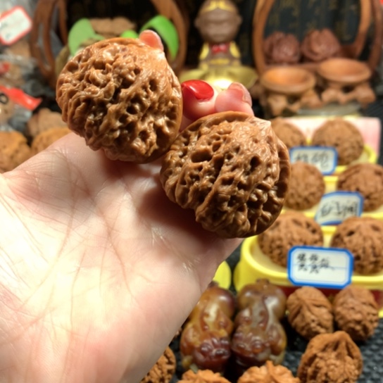 文玩核桃把件平谷凹底