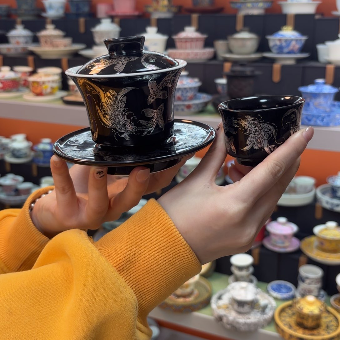 悬停车辆和车上乘客也