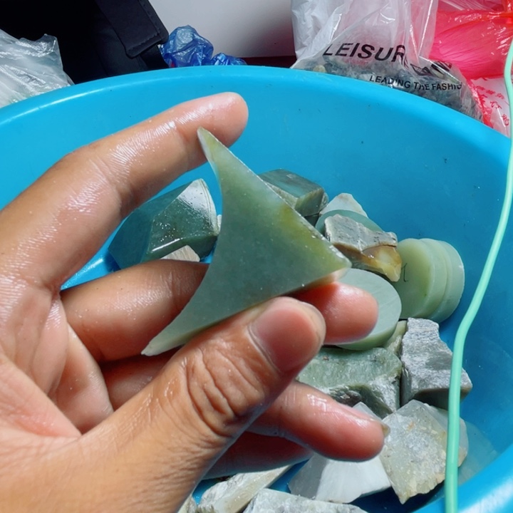 未镶嵌和田玉（糖玉）珠宝半成品