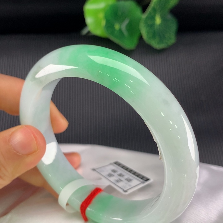 翡翠手镯未镶嵌正圈58