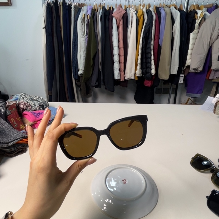 瓷片棕色。。。。。。。。。。。。。。。