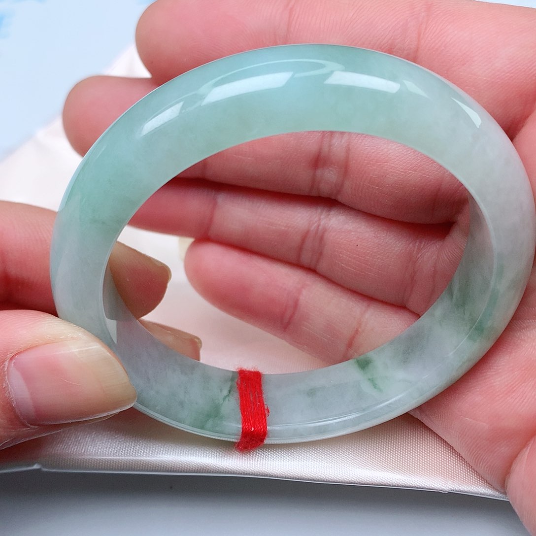 翡翠手镯未镶嵌天然