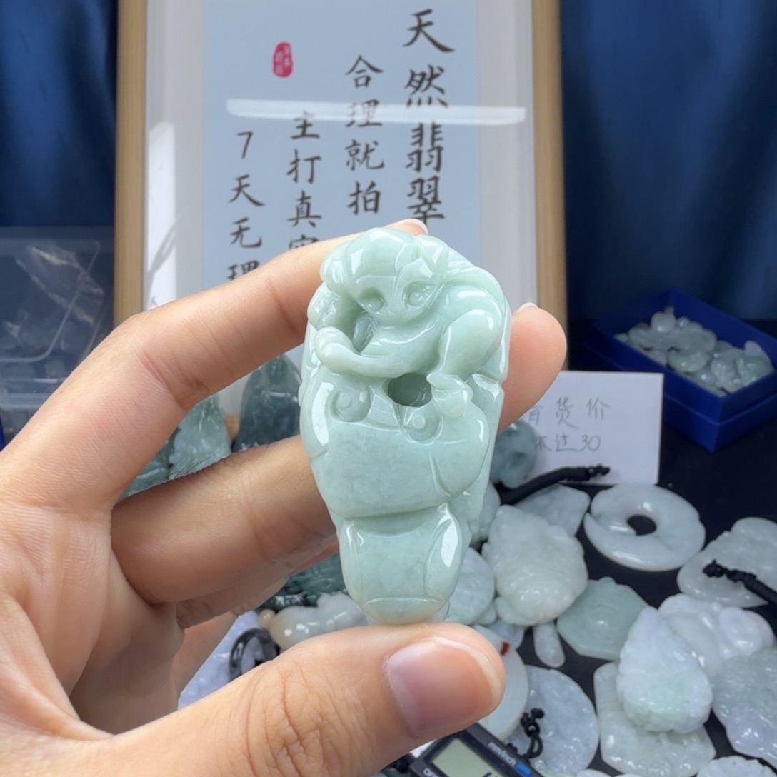 翡翠未镶嵌颈饰翡翠