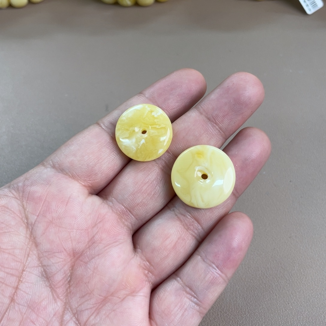 琥珀裸石未镶嵌112多样性发其一