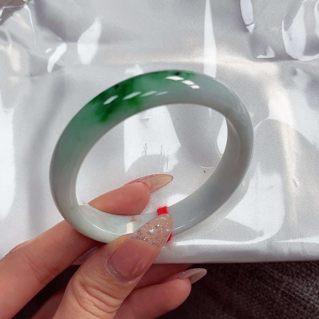 翡翠未镶嵌手镯手镯