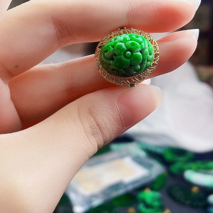 颈饰银S925镶嵌翡翠多样性