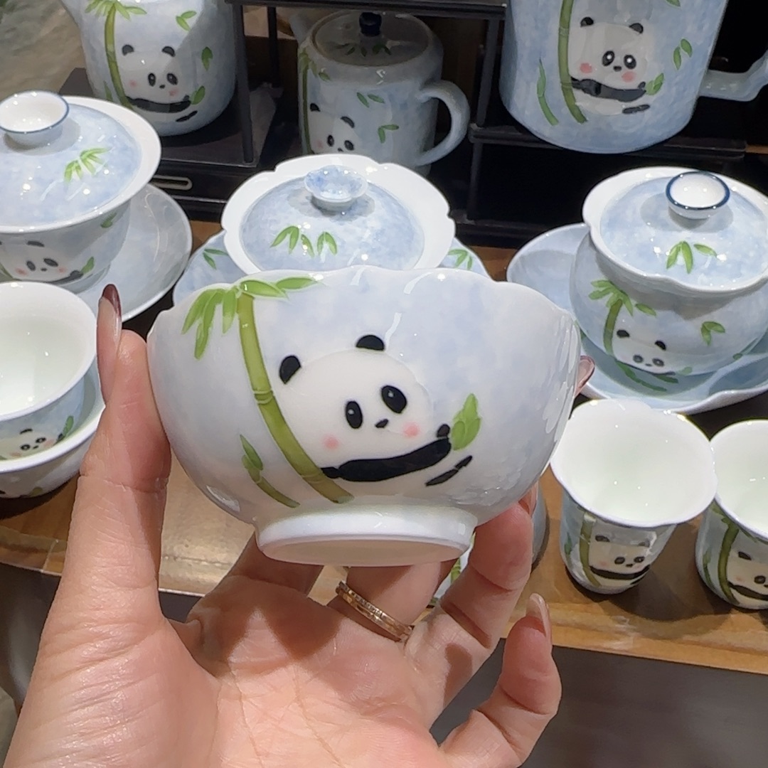 安****茶杯的设计是用小杯子
