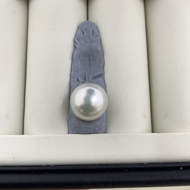 海水珍珠未镶嵌颈饰11.4mm澳白宝石光款后几乎无暇