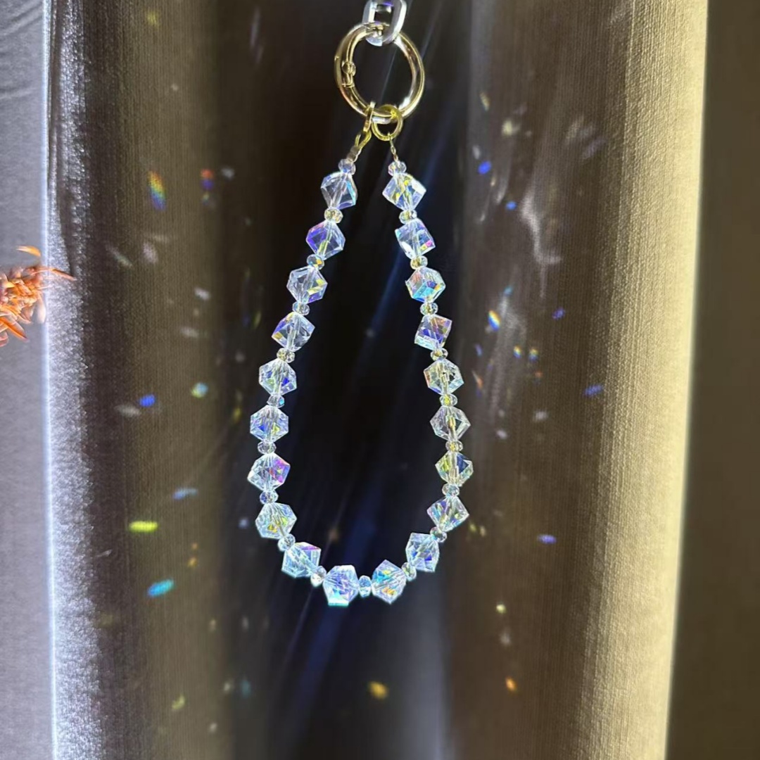 261钢片爆闪斜方糖手机链女款手工短款防丢创意