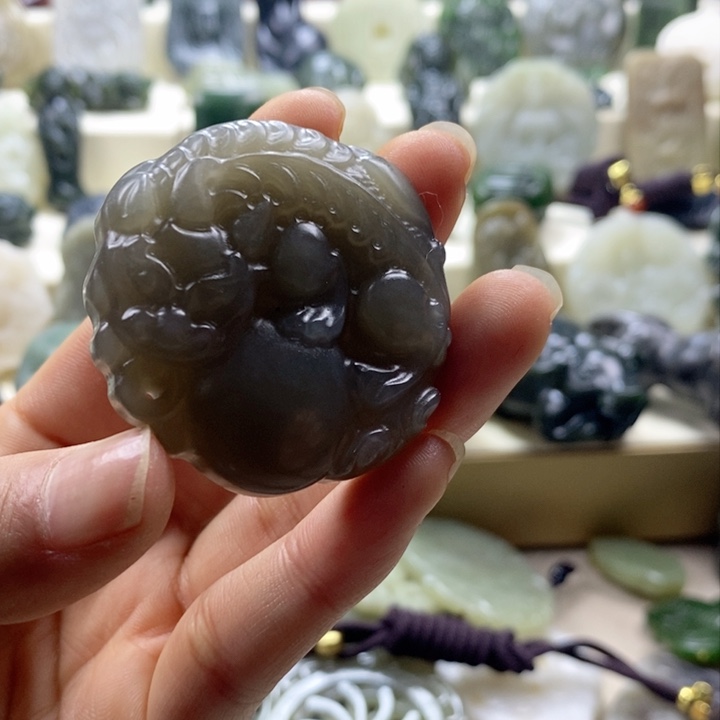 和田玉颈饰未镶嵌