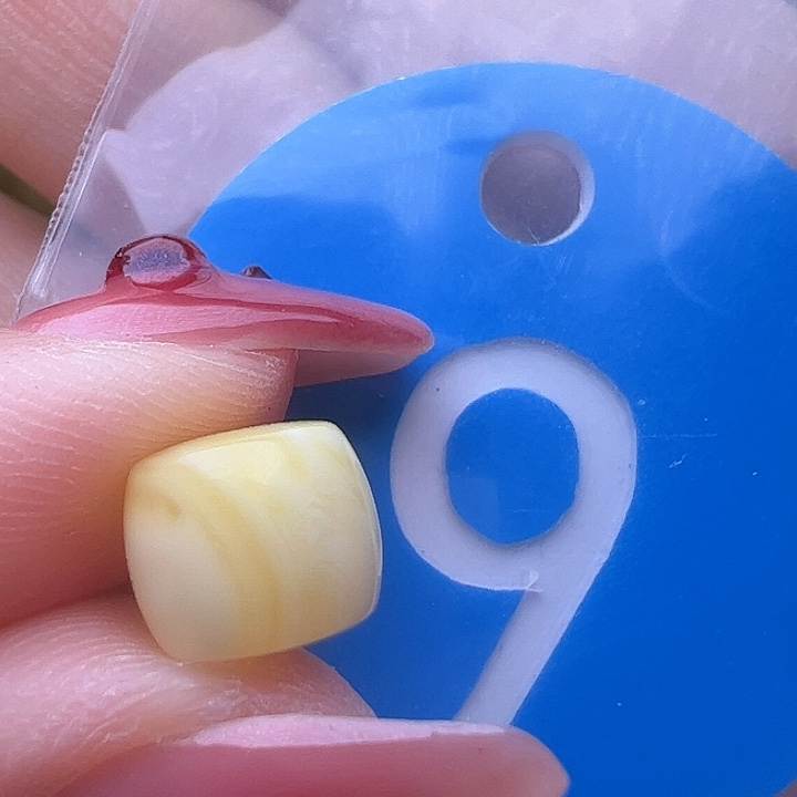 蜜蜡裸石未镶嵌8.6mm 直切