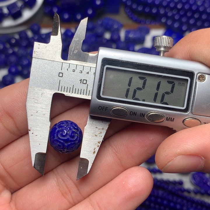 青金石未镶嵌回纹珠