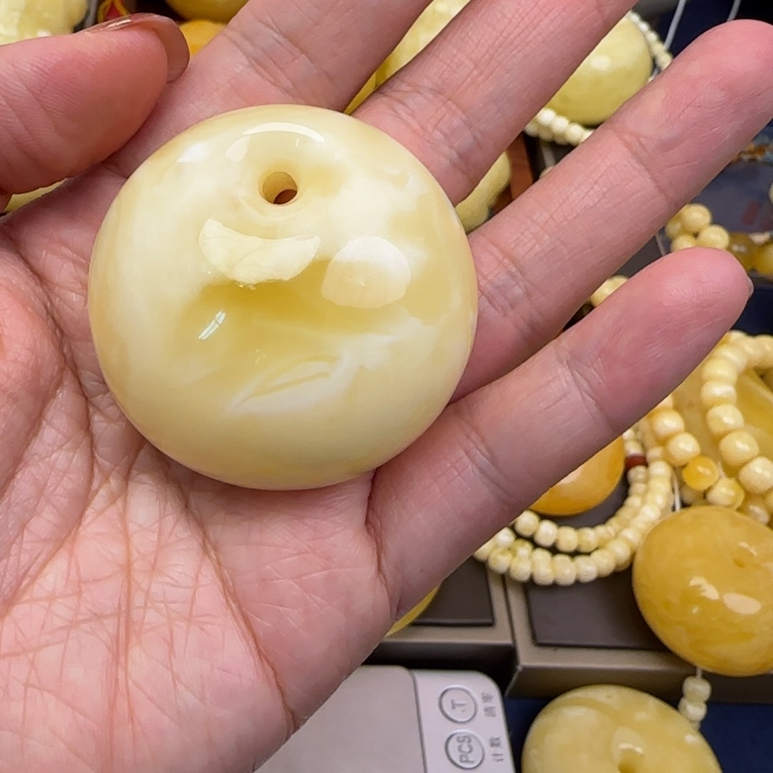 蜜蜡颈饰未镶嵌陈**金天然蜜蜡