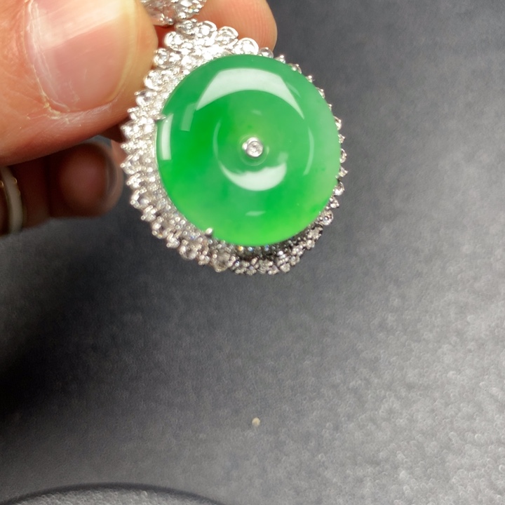 翡翠吊坠(不含链)18K金镶嵌惊喜