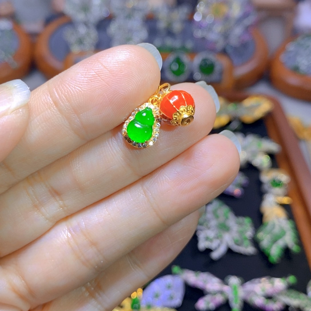 翡翠颈饰银S925镶嵌天然翡翠