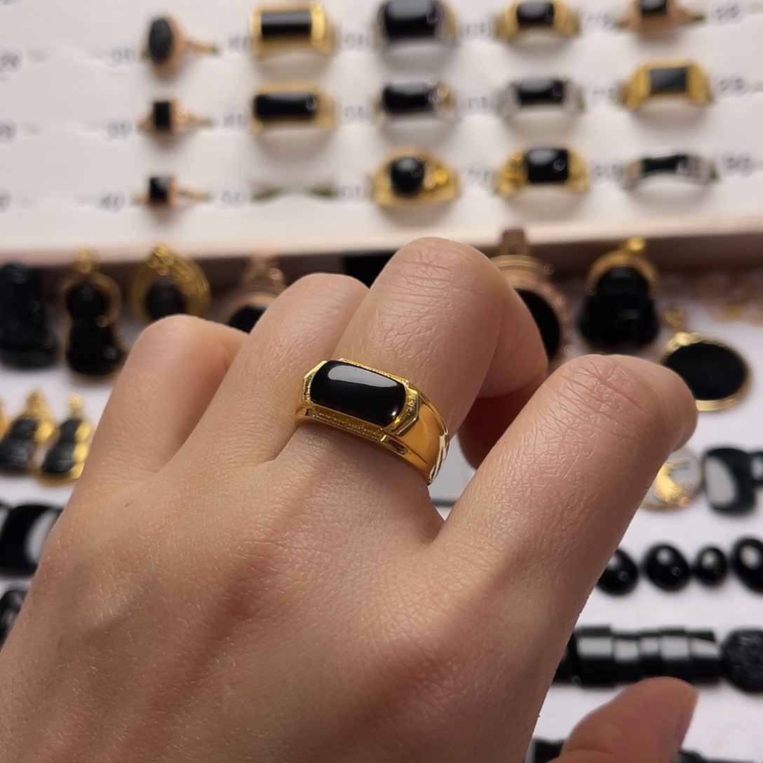 否***来翡翠18K金镶嵌戒指翡翠