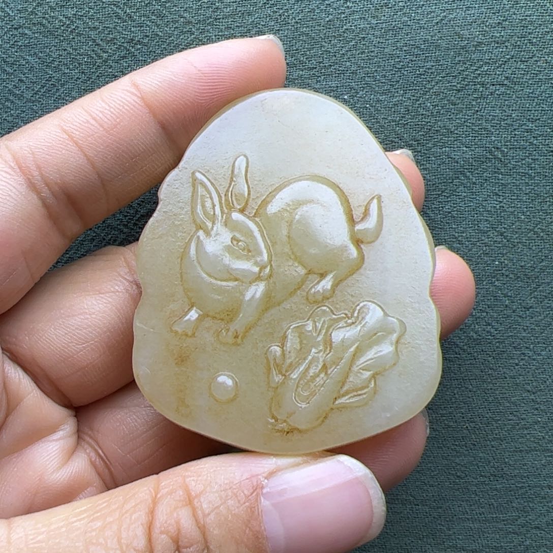 和田玉把件未镶嵌微**马