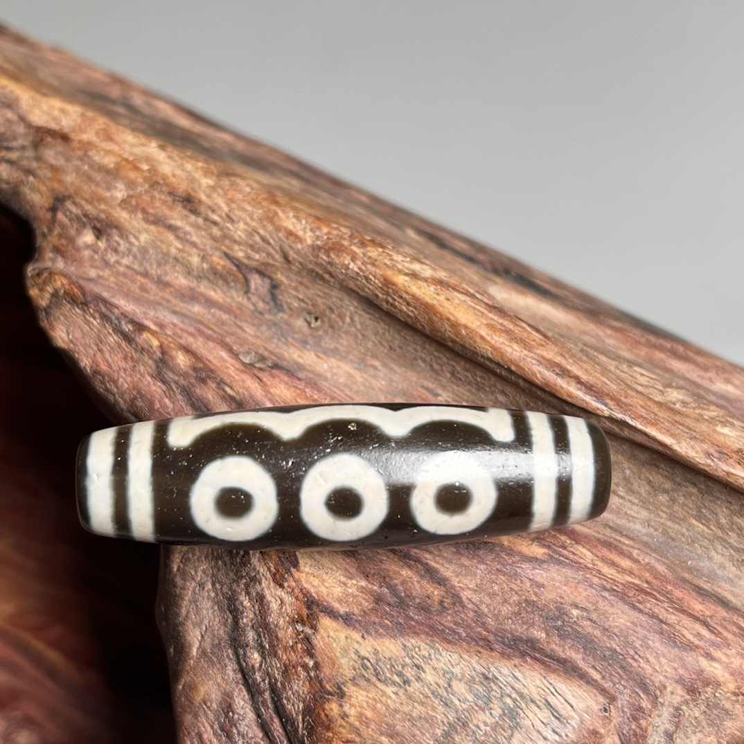 梵藏真品民族天珠玛瑙古珠吊坠玉髓五眼包浆油润男女项链锁骨