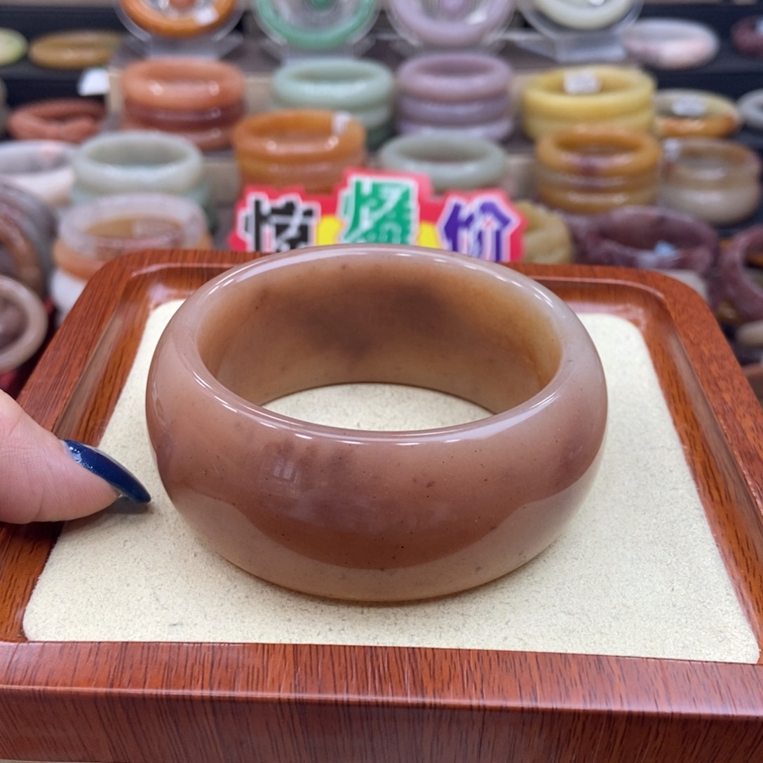 石英质玉手镯未镶嵌